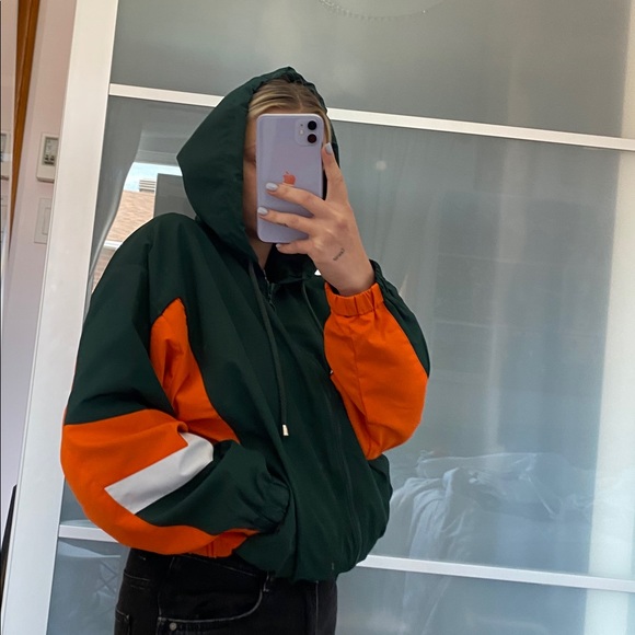 Windbreaker - Picture 5 of 7